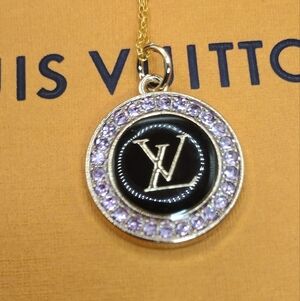 LOUIS VUITTON LV ZIPPER PULL CHARM GOLD tone metal, RHINESTONES 23mm